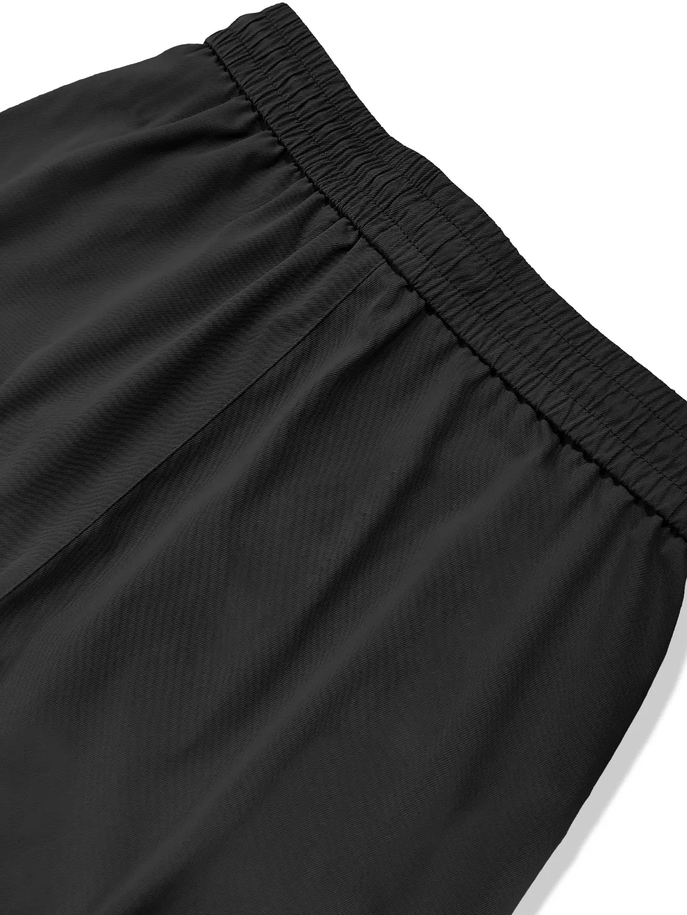 Pantalones cargo con bolsillos con solapa y diseño clásico