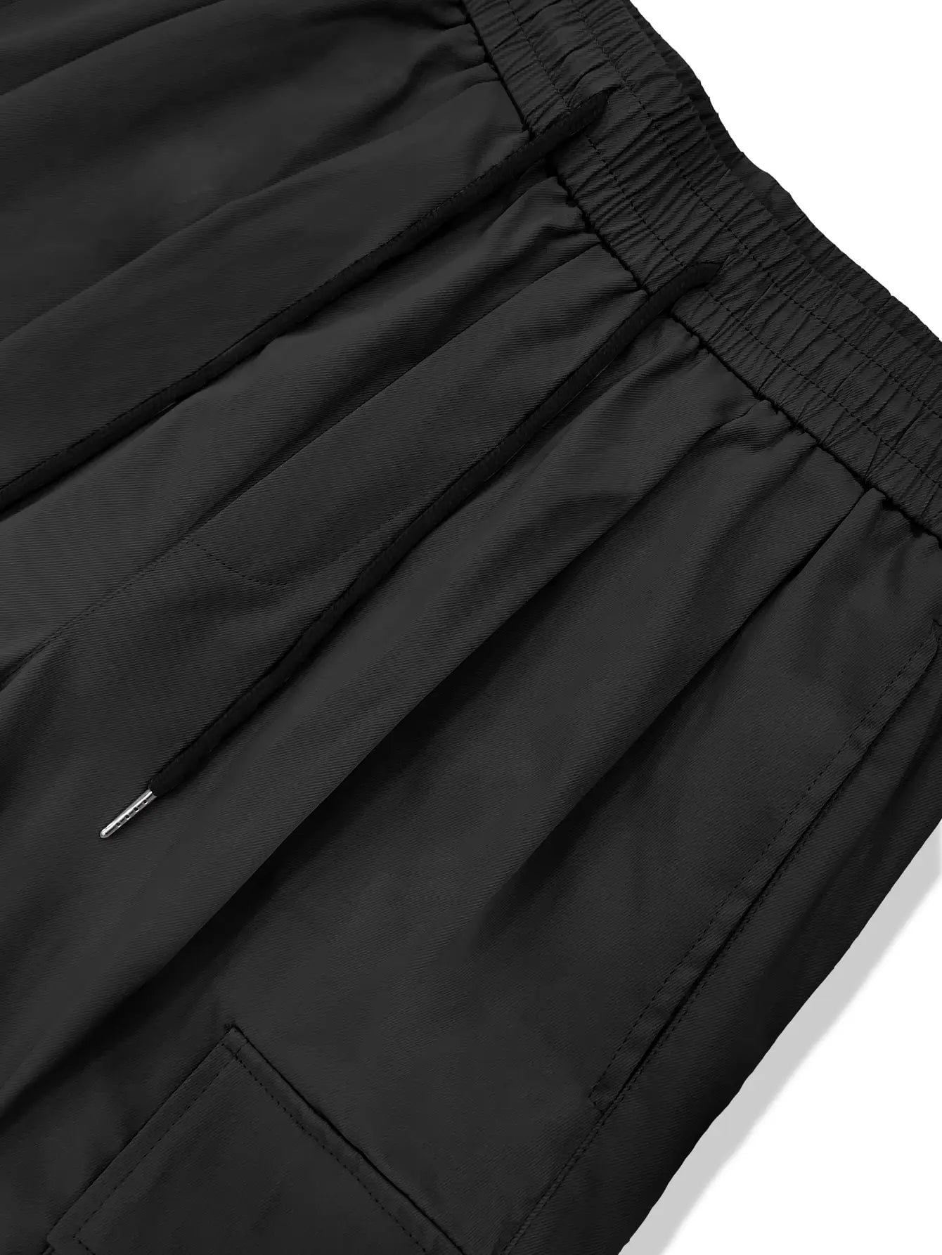 Pantalones cargo con bolsillos con solapa y diseño clásico