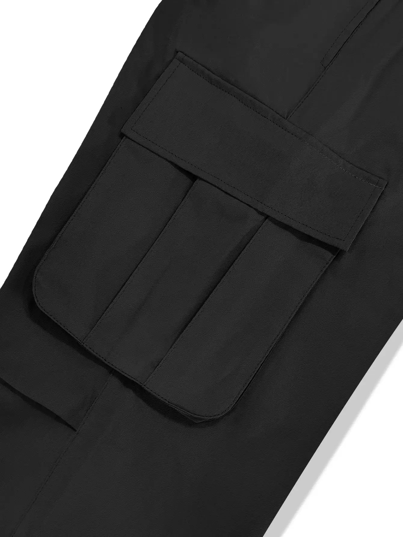 Pantalones cargo con bolsillos con solapa y diseño clásico